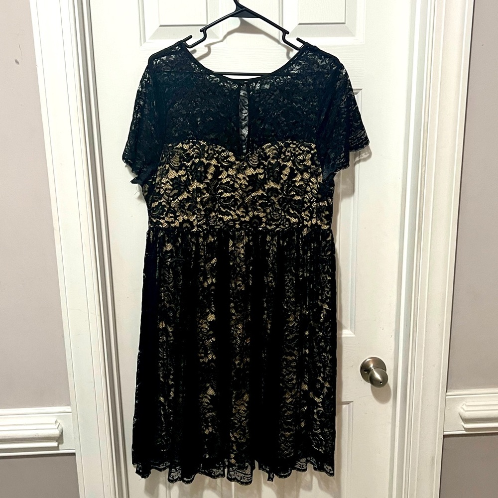 Torrid - Size 1 Formal Dress (Knee Length)